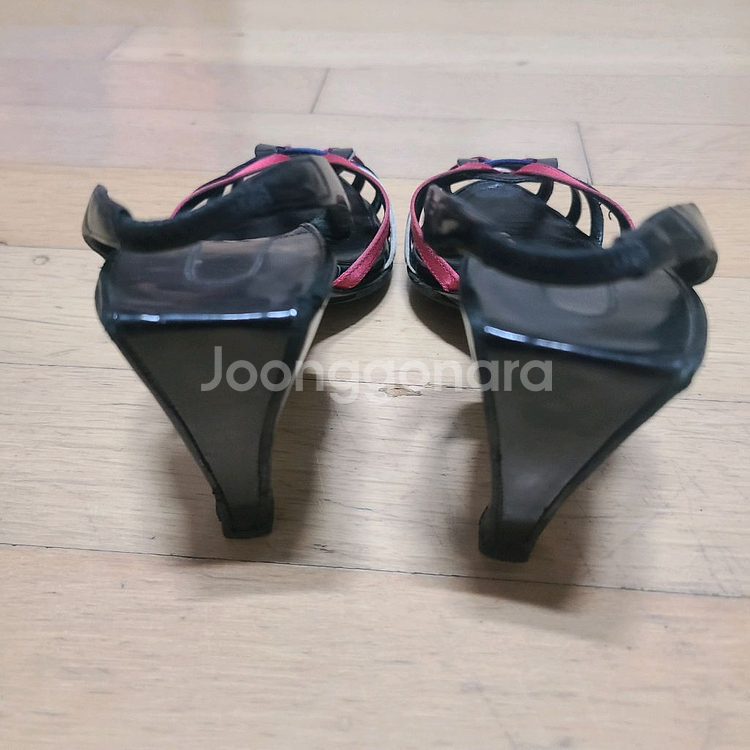 정품 페라가모 샌들 36반 (235)--4