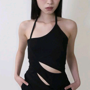 페인츄얼 컷아웃 홀터 탱크탑 블랙 1.0