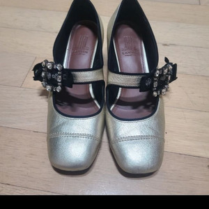 정품 LANVIN 랑방 연한골드 펌프스 250