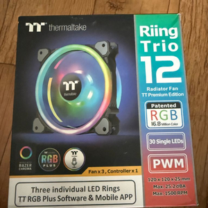 써멀테이크 링 트리오 12 rgb 쿨러팬