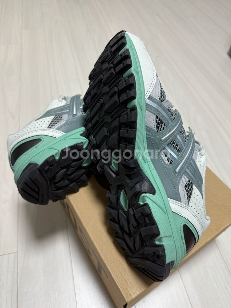 아식스 젤 소노마 1550 사이즈(270)--2