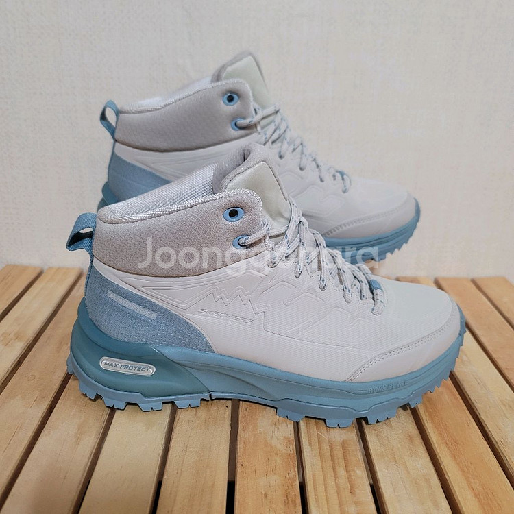 스케쳐스 맥스 프로텍트 등산화 트레킹화 235--0