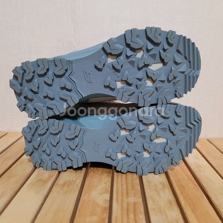 스케쳐스 맥스 프로텍트 등산화 트레킹화 235--6