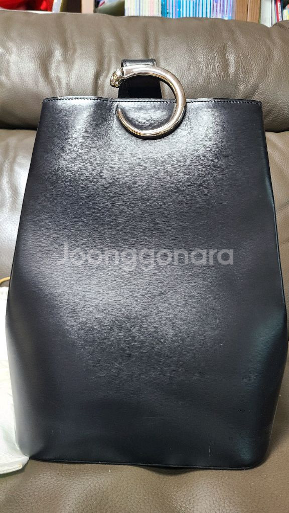 (정품)까르띠에 블랙 팬더 원숄더 백팩 저렴히 판매해요--0