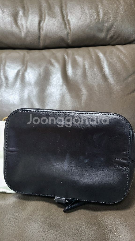 (정품)까르띠에 블랙 팬더 원숄더 백팩 저렴히 판매해요--5