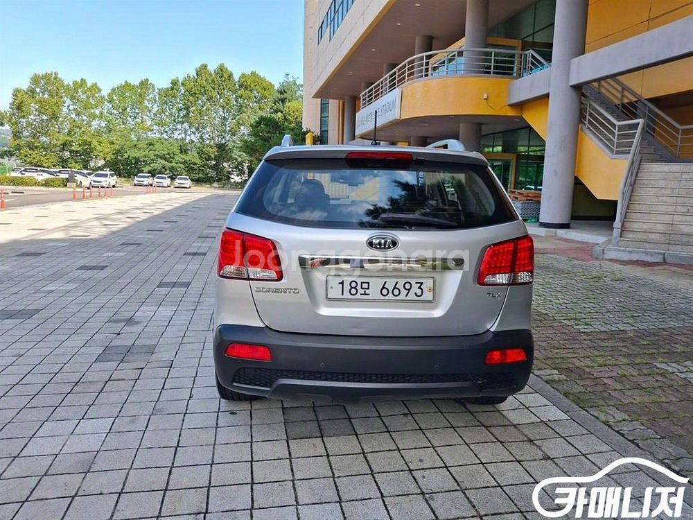 [기아]쏘렌토 R 디젤 2WD 2.2 TLX 최고급형--3