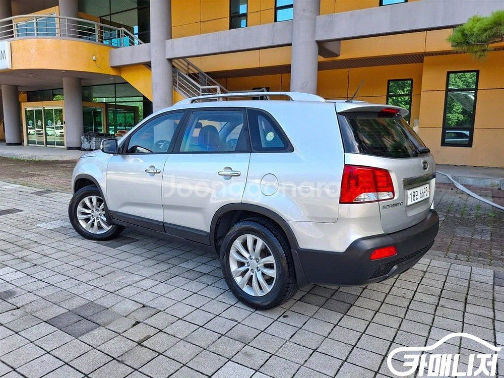 [기아]쏘렌토 R 디젤 2WD 2.2 TLX 최고급형--2