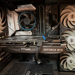 게이밍데스크탑 i5 14400F RTX4070Ti 슈퍼