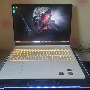 HP 오멘 16 RTX5070 게이밍노트북 화이트