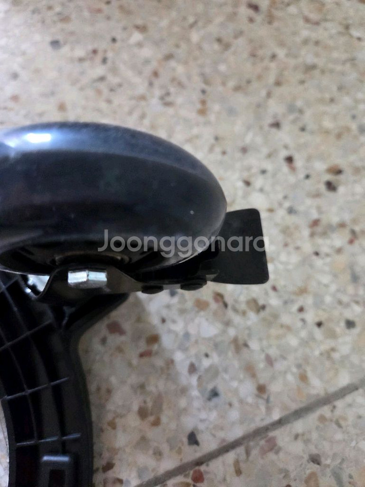 디테일링 버킷 폴딩 롤러 블랙--2