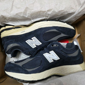 뉴발란스 2002r 네이비 260