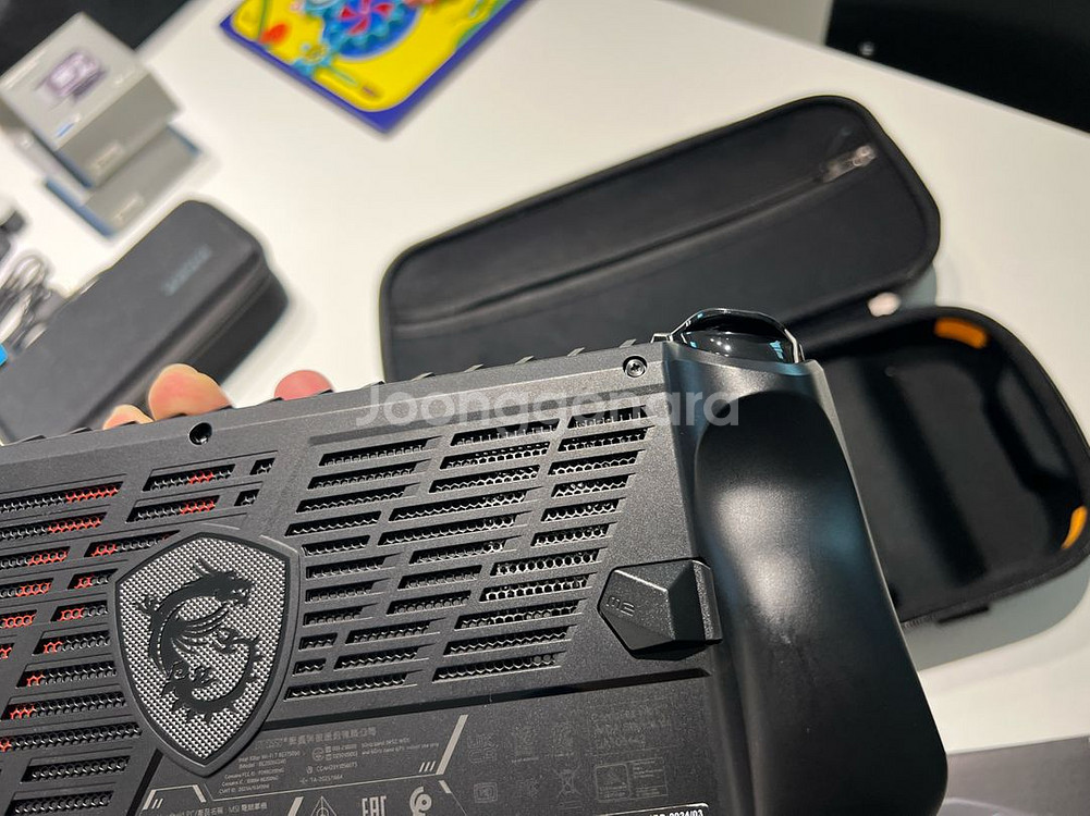 MSI 클로 Claw A1M-U5--2