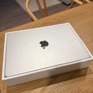 애플 맥북 에어 M4 14인치 24GB RAM
