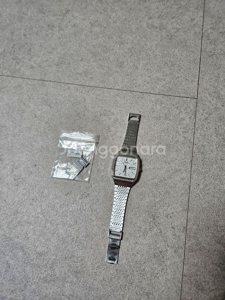 세이코 킹 쿼츠 5856-5000 스노우플레이크 팝니다--2