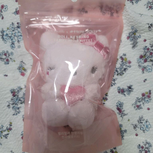 올리브영 필리밀리 인형 키링 천사 헬로 키티