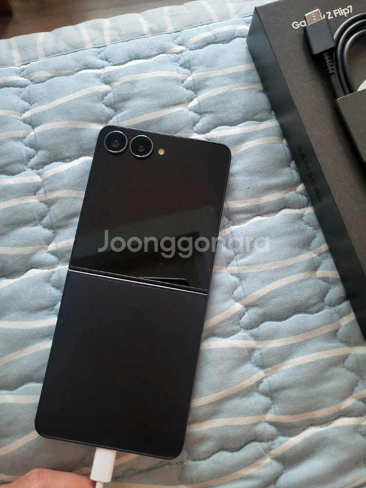 갤럭시 z플립7 256기가 제트블랙 하루사용--1