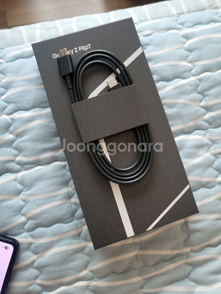 갤럭시 z플립7 256기가 제트블랙 하루사용--2