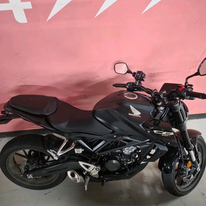 혼다 CB125R 블랙 오토바이