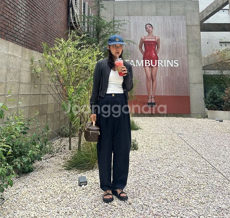 살롱드쥬 엣엣엣 팬츠(투머치토커,프루)새상품--1