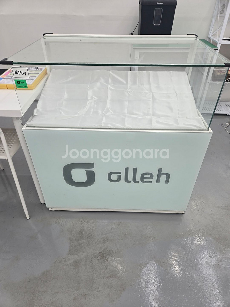 핸드폰 매대 판매합니다--0