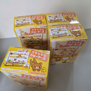 리락쿠마 카페 쇼케이스 팝니다
