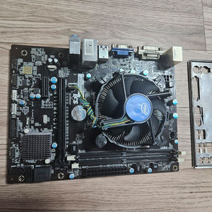 H110M-C3V + cpu i3 6100 팝니다