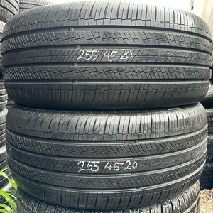 255 45 20중고타이어2개2554520