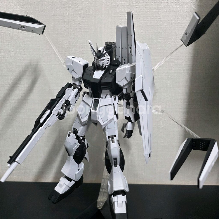 MG 뉴건담 버카 무채색 도색--3