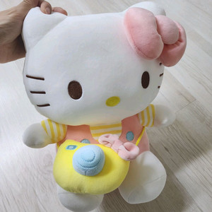정품 산리오 키티인형 새상품 큰인형 큰 키티인형이에요