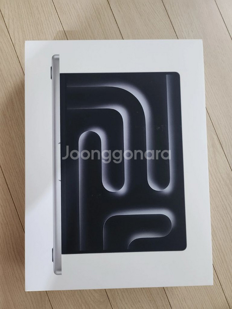 - Apple M3 Pro 미개봉팝니다--1