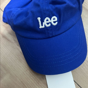 리 Lee 파란색 모자