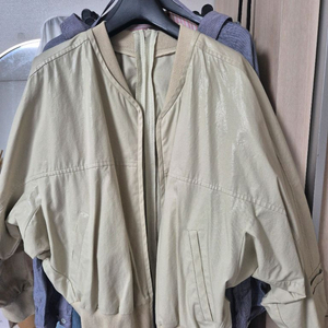 시스템 크롭 바람막이 아이보리