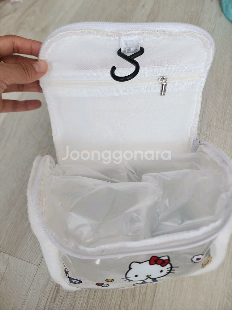 정품 산리오 키티 쿠로미 여행 파우치 .화장품 파우치--2