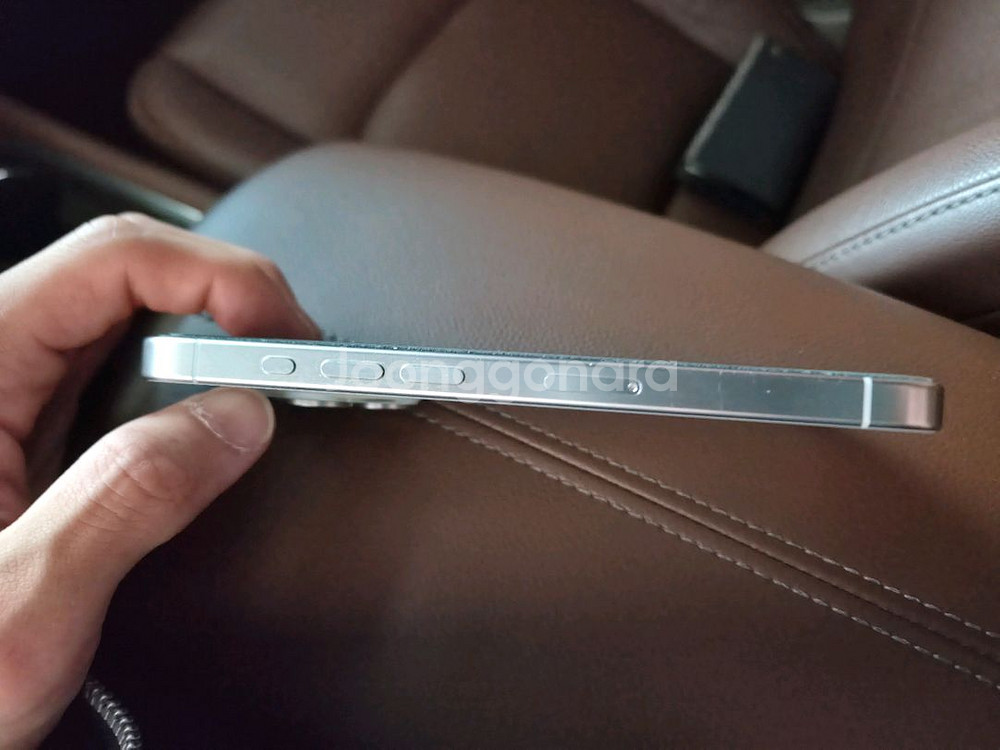 아이폰 15 Pro 화이트 128GB--5
