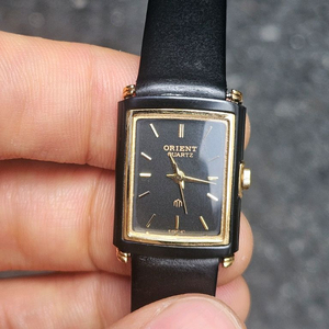 오리엔트 빈티지 탱크시계