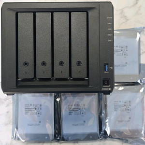 시놀로지 DS920+ WD 6TB HDD 4개