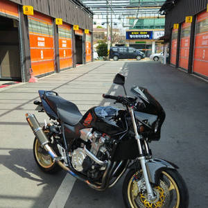 혼다 cb1300sf 풀배기 판매합니다