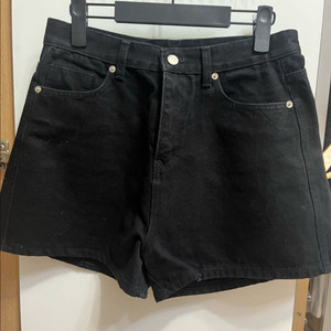 !옷장정리! 블랙 데님 숏팬츠 새상품