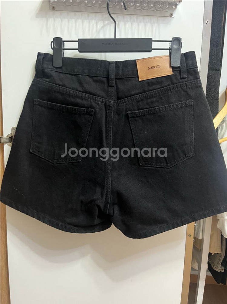 !옷장정리! 블랙 데님 숏팬츠 새상품--1