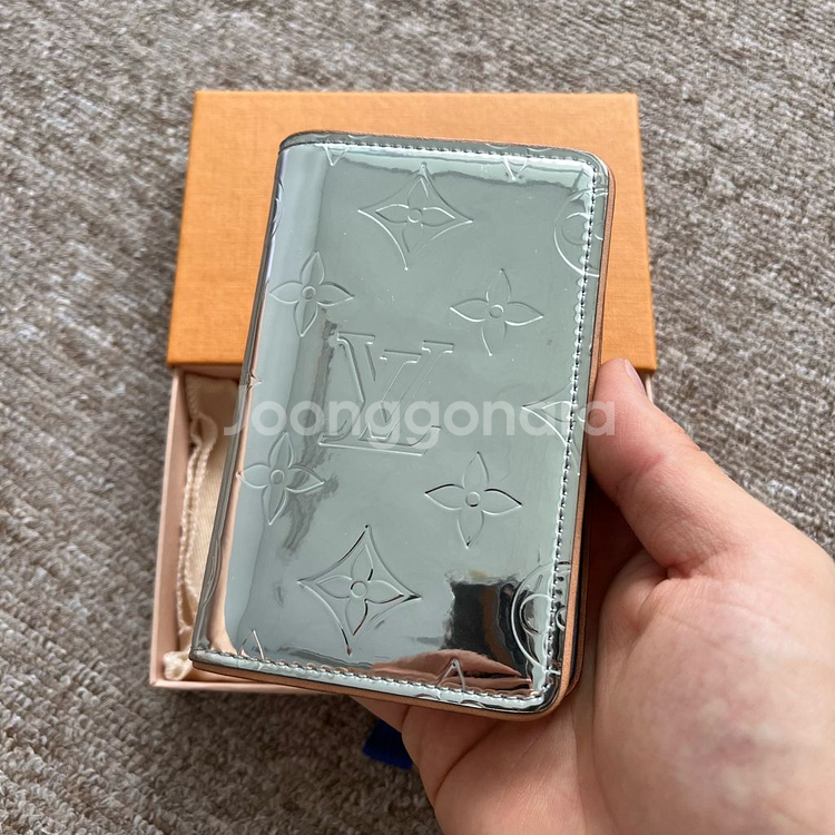 루이비통 모노그램 미러 포켓 오거나이저 카드지갑--1