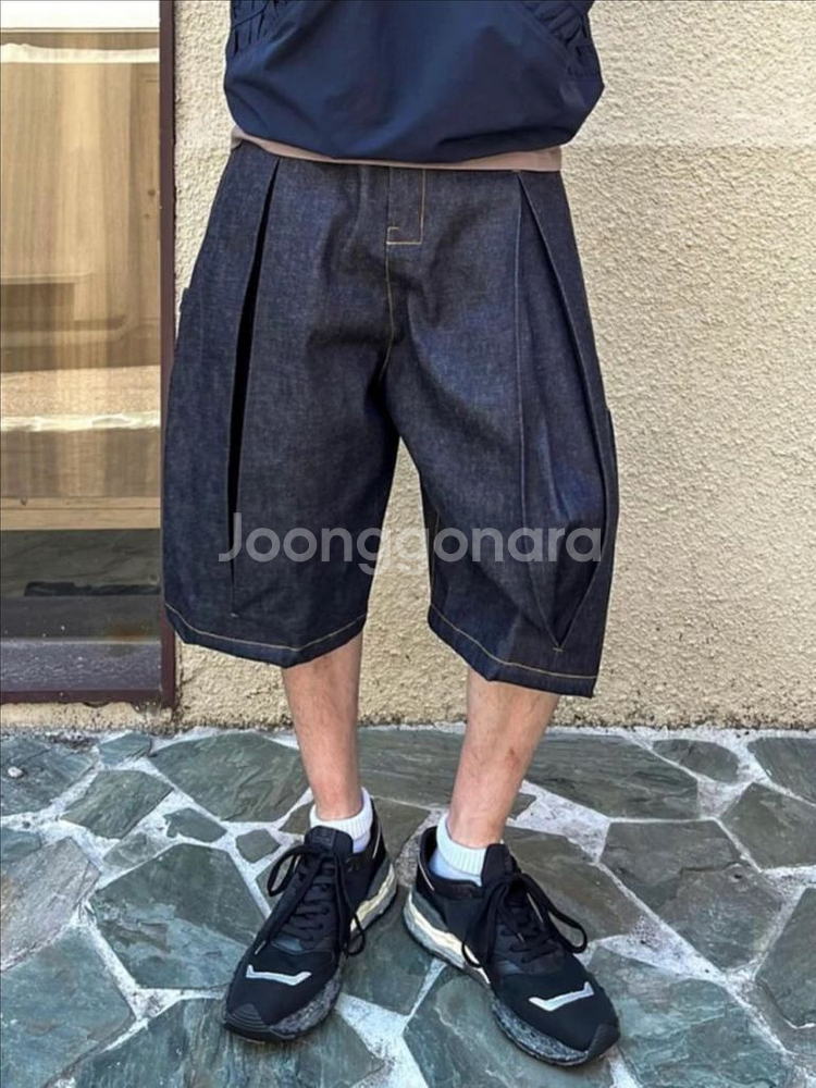 세이지네이션 박스 플리츠 데님 쇼츠--4