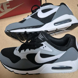 (새상품)나이키 에어맥스 코렐레이트 새거 팝니다(265