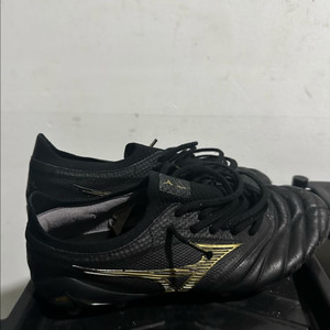 미즈노 축구화 260