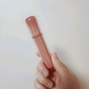 롬앤 누카다미아 쥬시래스팅 틴트 팝니다