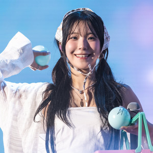 프로미스나인md 볼캡이랑 목걸이 삽니다