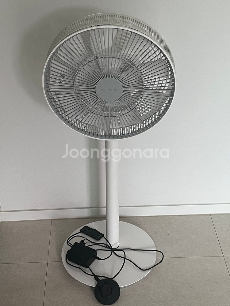 발뮤다 무선 선풍기 배터리충전기 포함 (24.07구입)--0