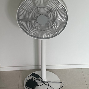 발뮤다 무선 선풍기 배터리충전기 포함 (24.07구입)