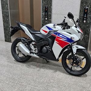 cbr125 16년식