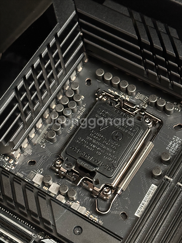 ASUS ROG 막시무스 Z690 Hero--1