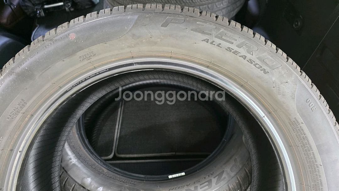피렐리 PZERO 245/50/R18 타이어 팝니다--2
